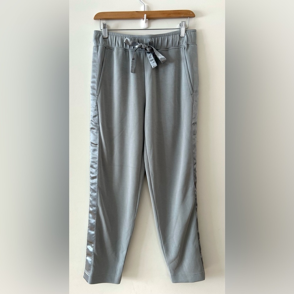 CLUB MONACO Satin Stripe Sweatpant in Light Grey | Small - Picture 2 of 9